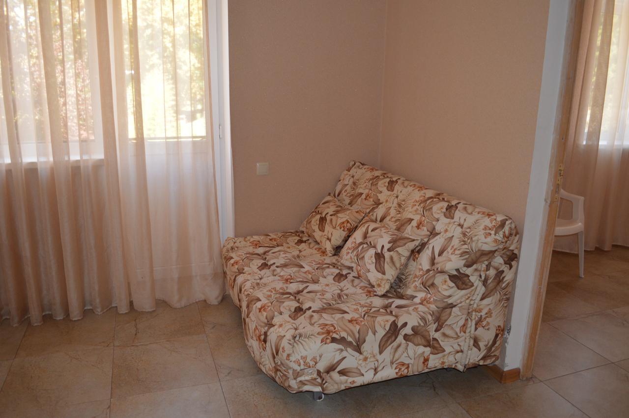 Hotel Kiparis Pizunda Esterno foto