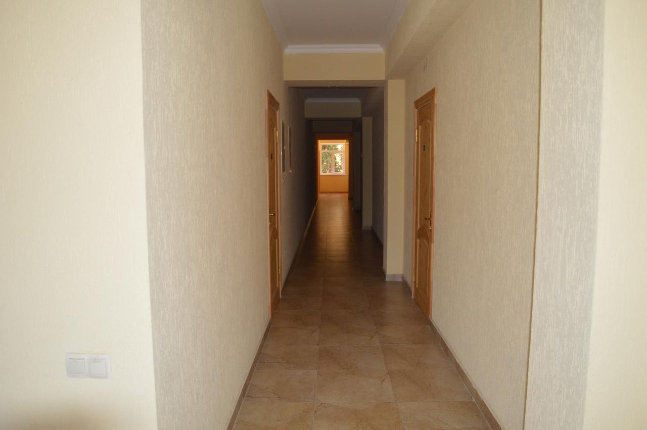 Hotel Kiparis Pizunda Esterno foto