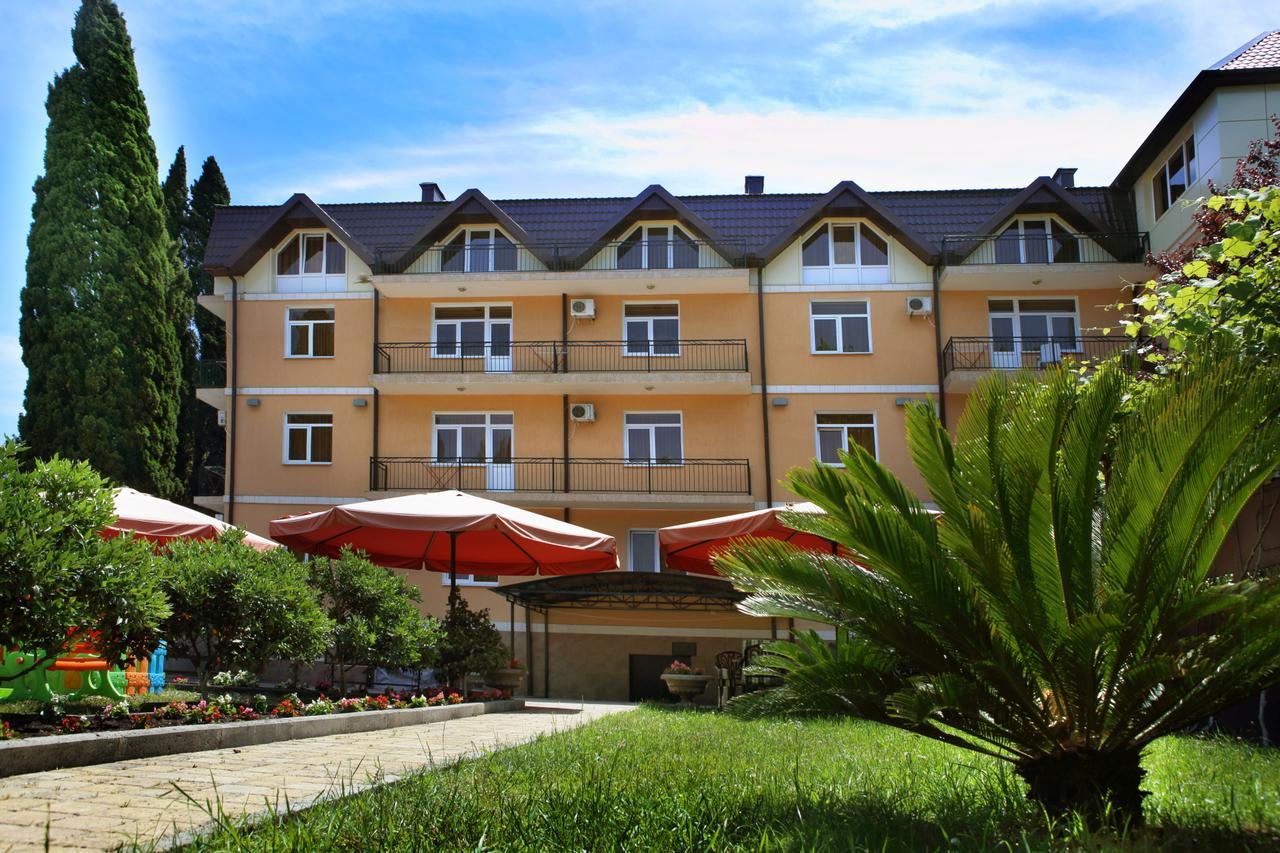 Hotel Kiparis Pizunda Esterno foto