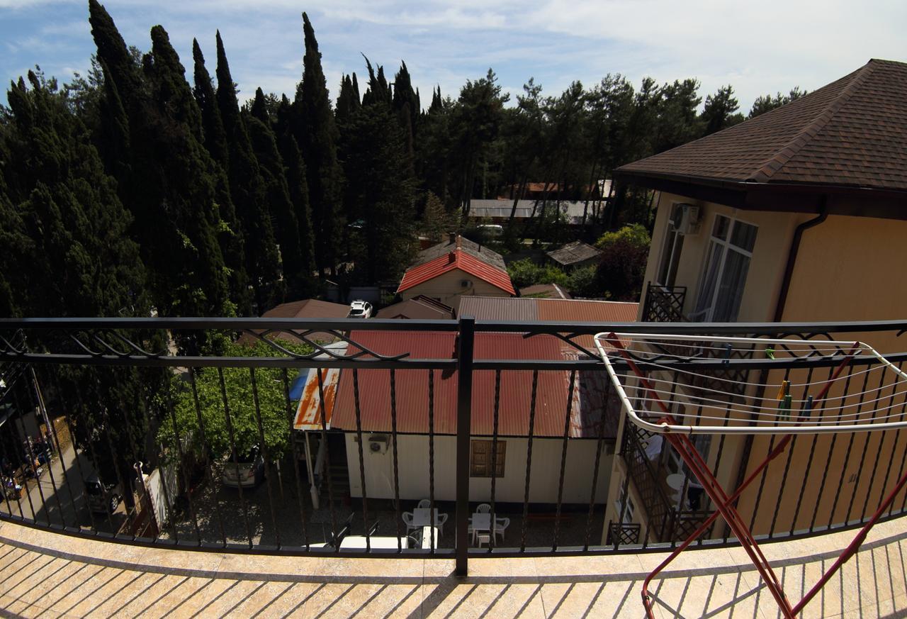 Hotel Kiparis Pizunda Esterno foto