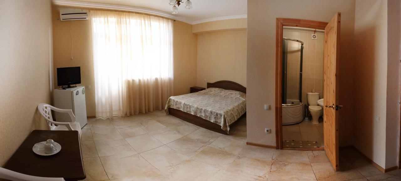 Hotel Kiparis Pizunda Esterno foto