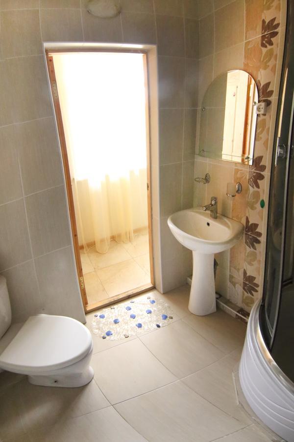 Hotel Kiparis Pizunda Esterno foto