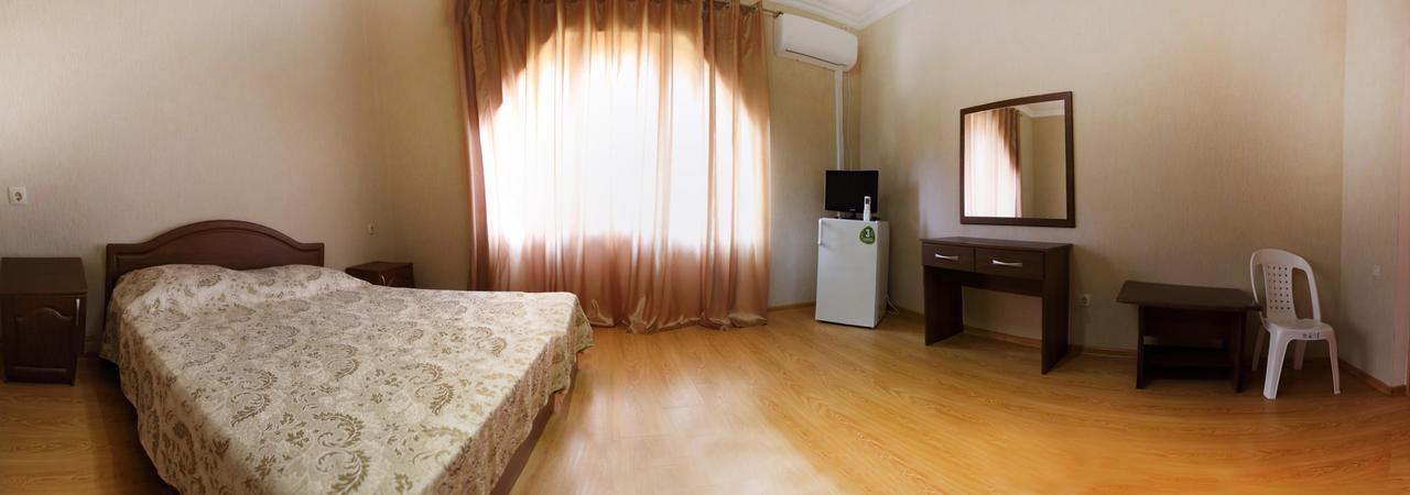 Hotel Kiparis Pizunda Esterno foto