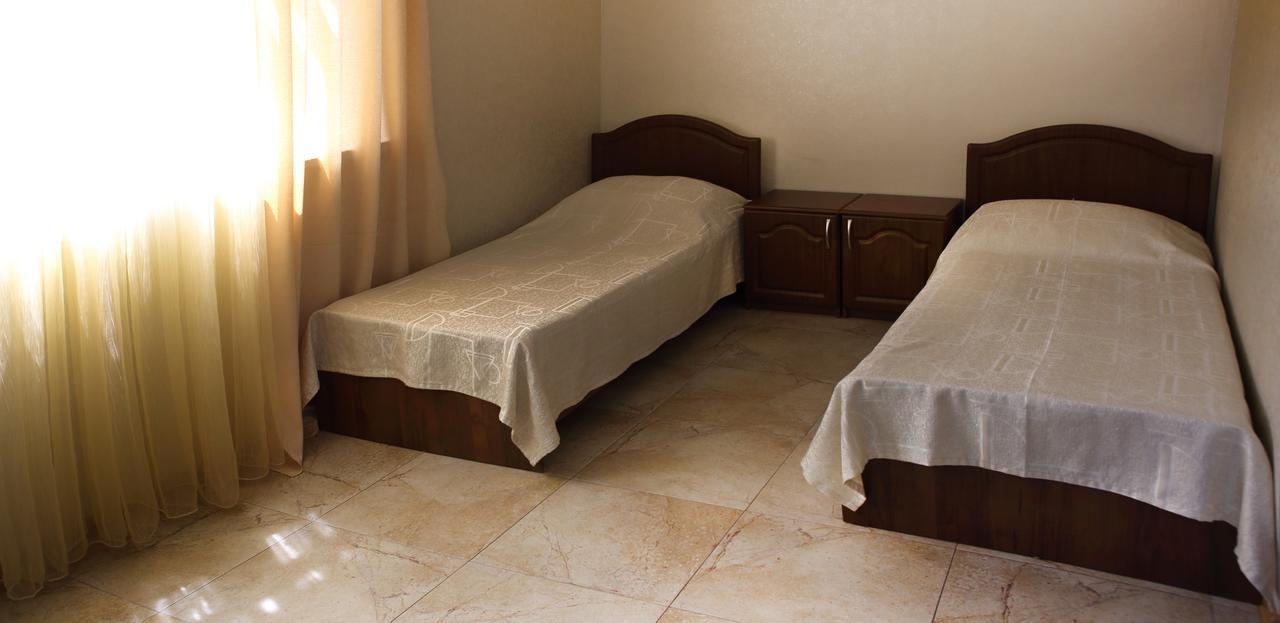Hotel Kiparis Pizunda Esterno foto